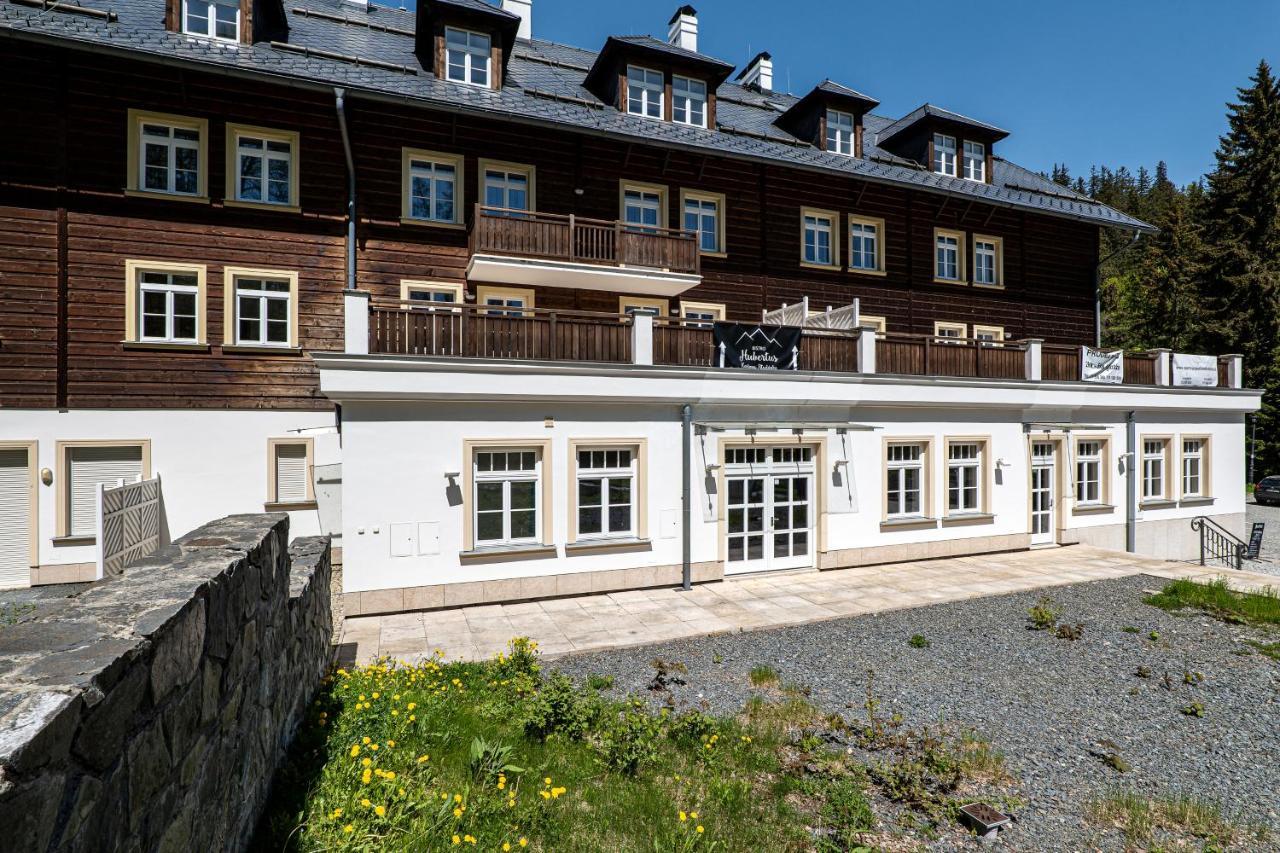 Hubertus Karlova Studanka Aparthotel Bagian luar foto