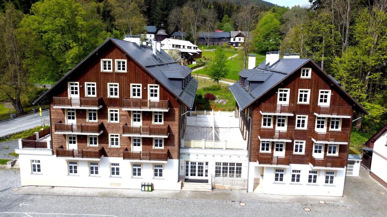 Hubertus Karlova Studanka Aparthotel Bagian luar foto