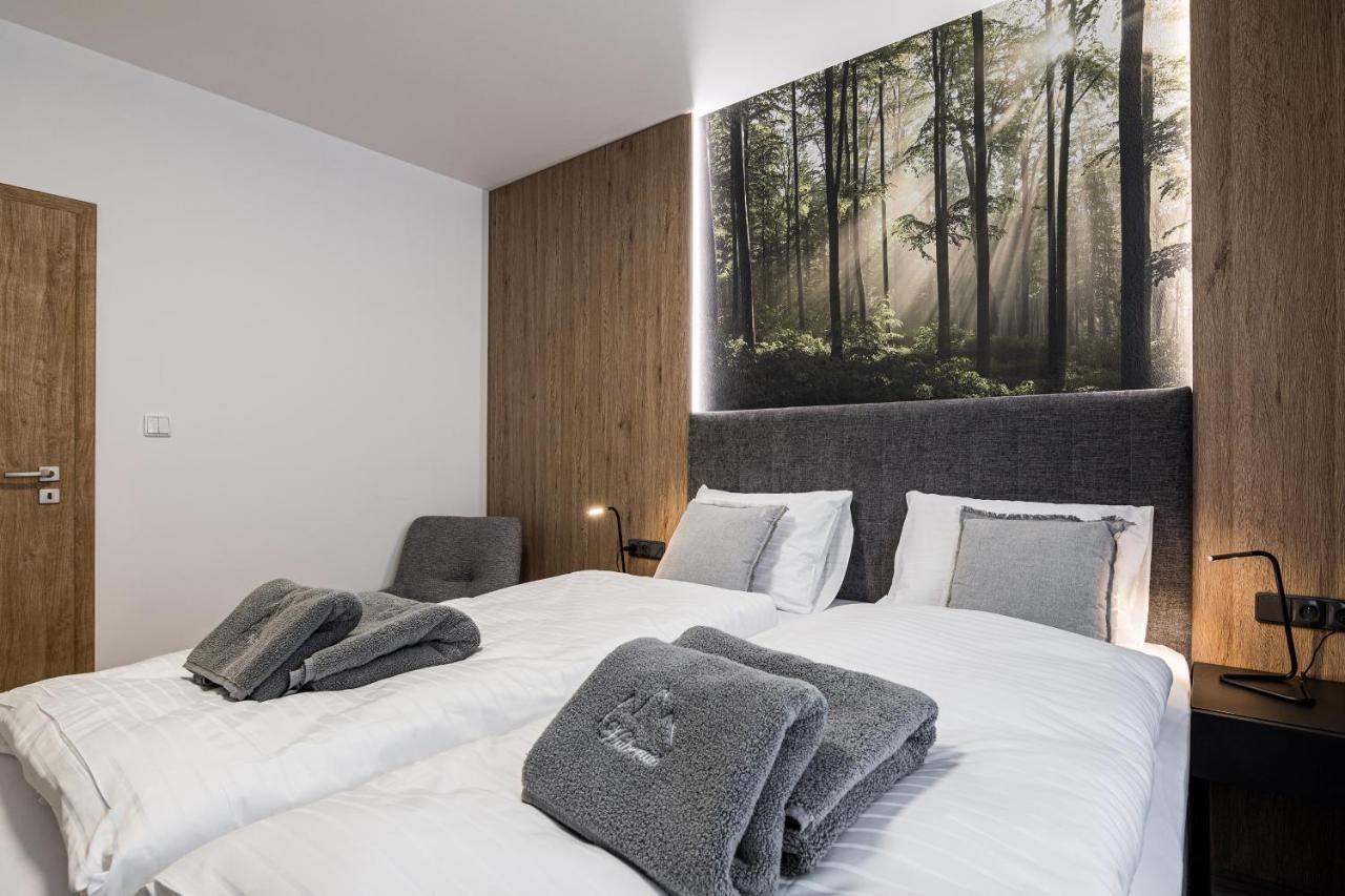 Hubertus Karlova Studanka Aparthotel Bagian luar foto
