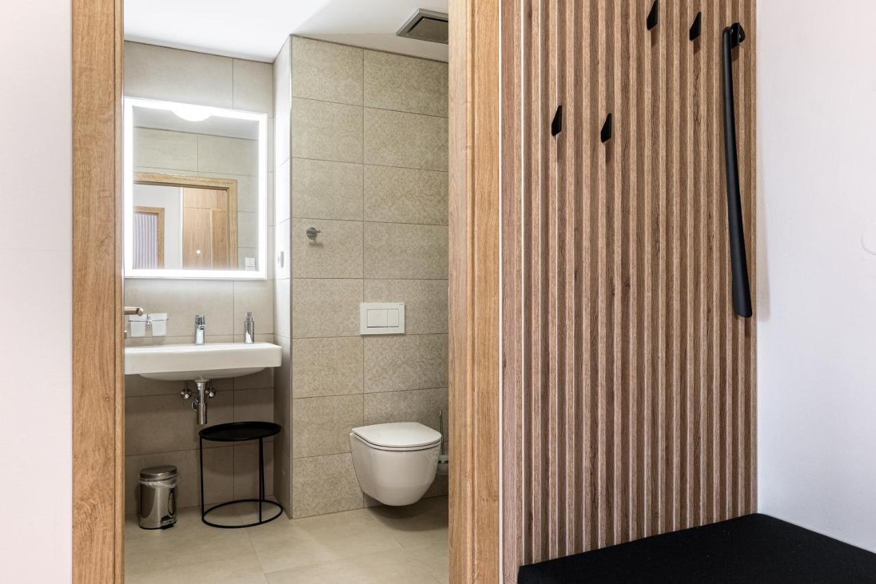 Hubertus Karlova Studanka Aparthotel Bagian luar foto