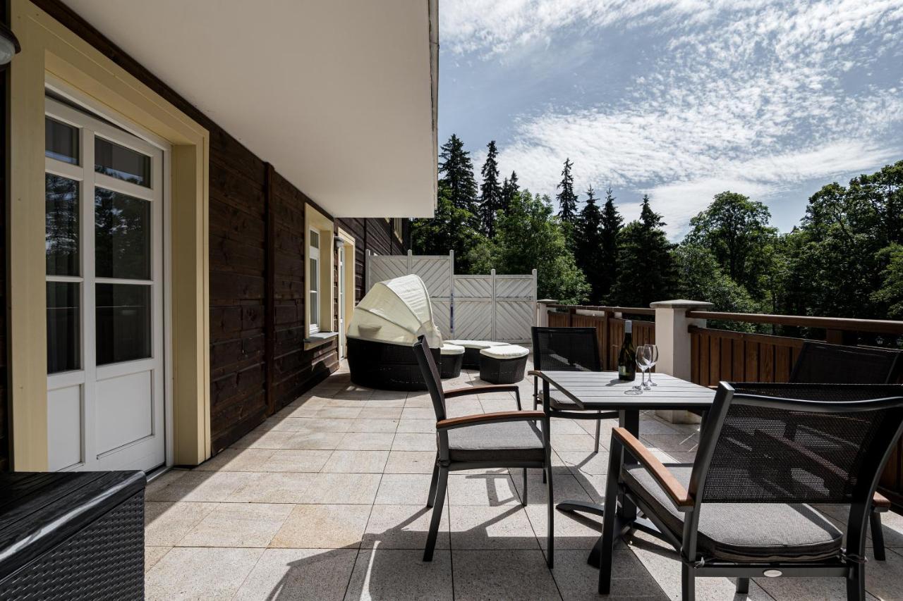Hubertus Karlova Studanka Aparthotel Bagian luar foto