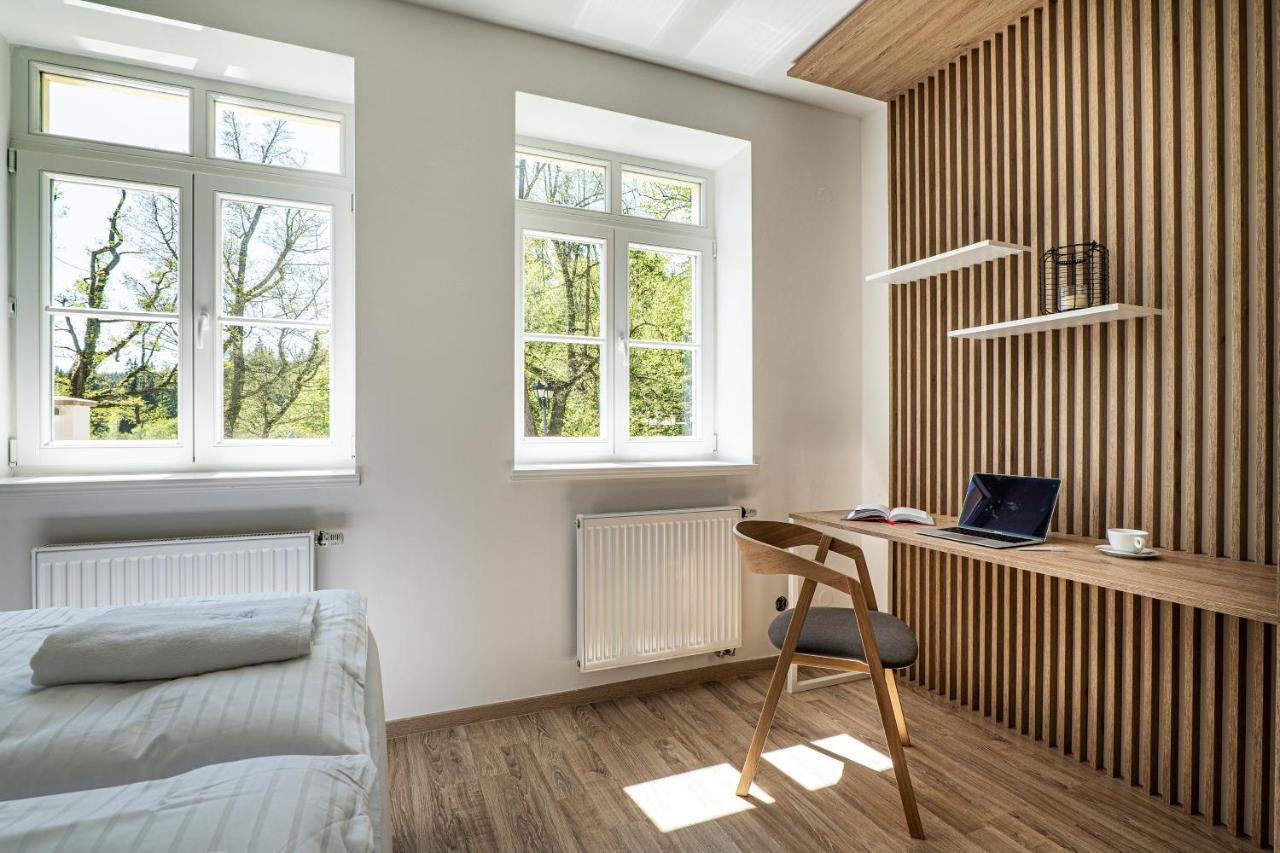 Hubertus Karlova Studanka Aparthotel Bagian luar foto