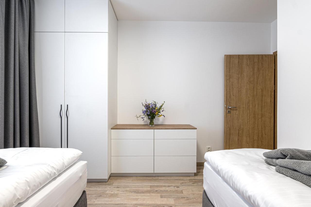 Hubertus Karlova Studanka Aparthotel Bagian luar foto