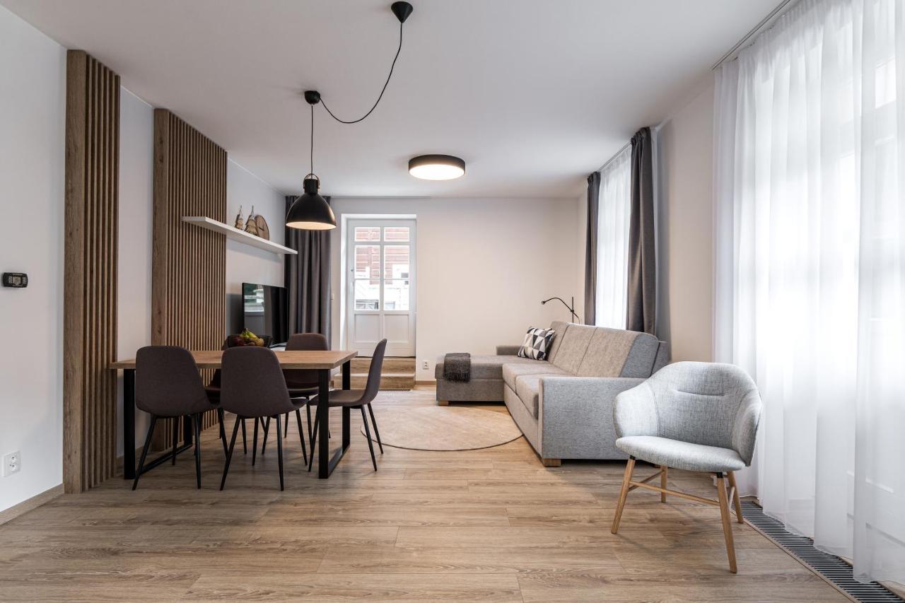 Hubertus Karlova Studanka Aparthotel Bagian luar foto