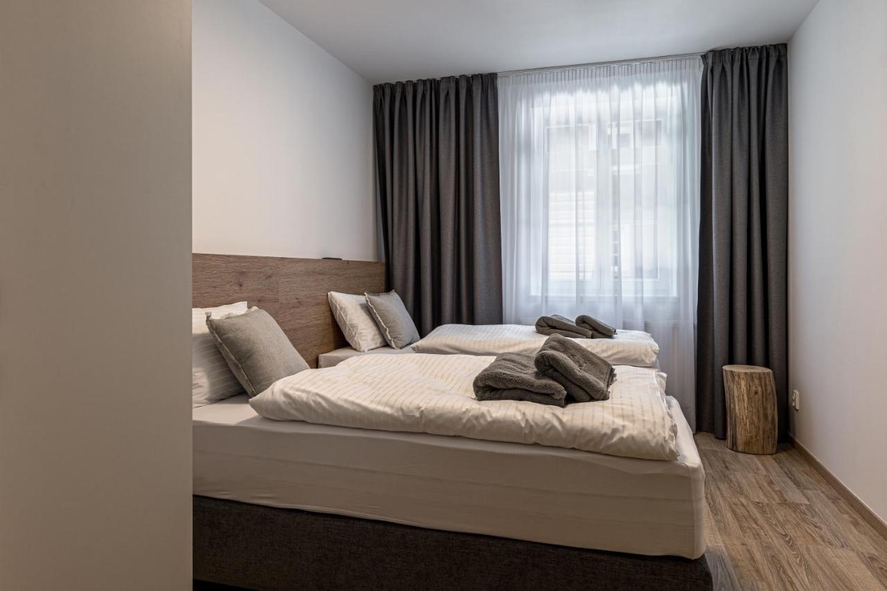 Hubertus Karlova Studanka Aparthotel Bagian luar foto
