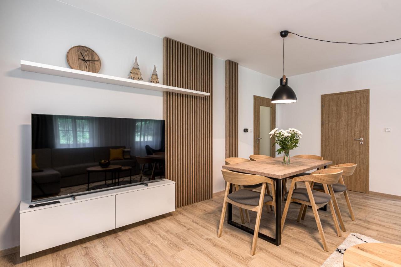 Hubertus Karlova Studanka Aparthotel Bagian luar foto