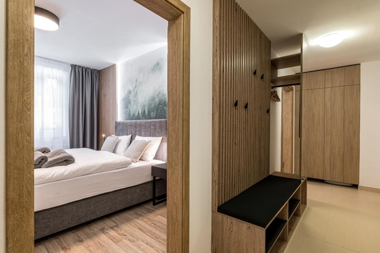 Hubertus Karlova Studanka Aparthotel Bagian luar foto