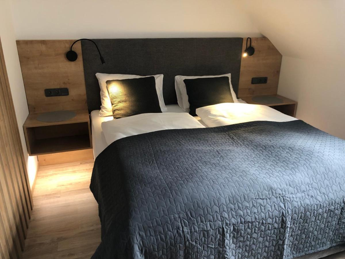 Hubertus Karlova Studanka Aparthotel Bagian luar foto