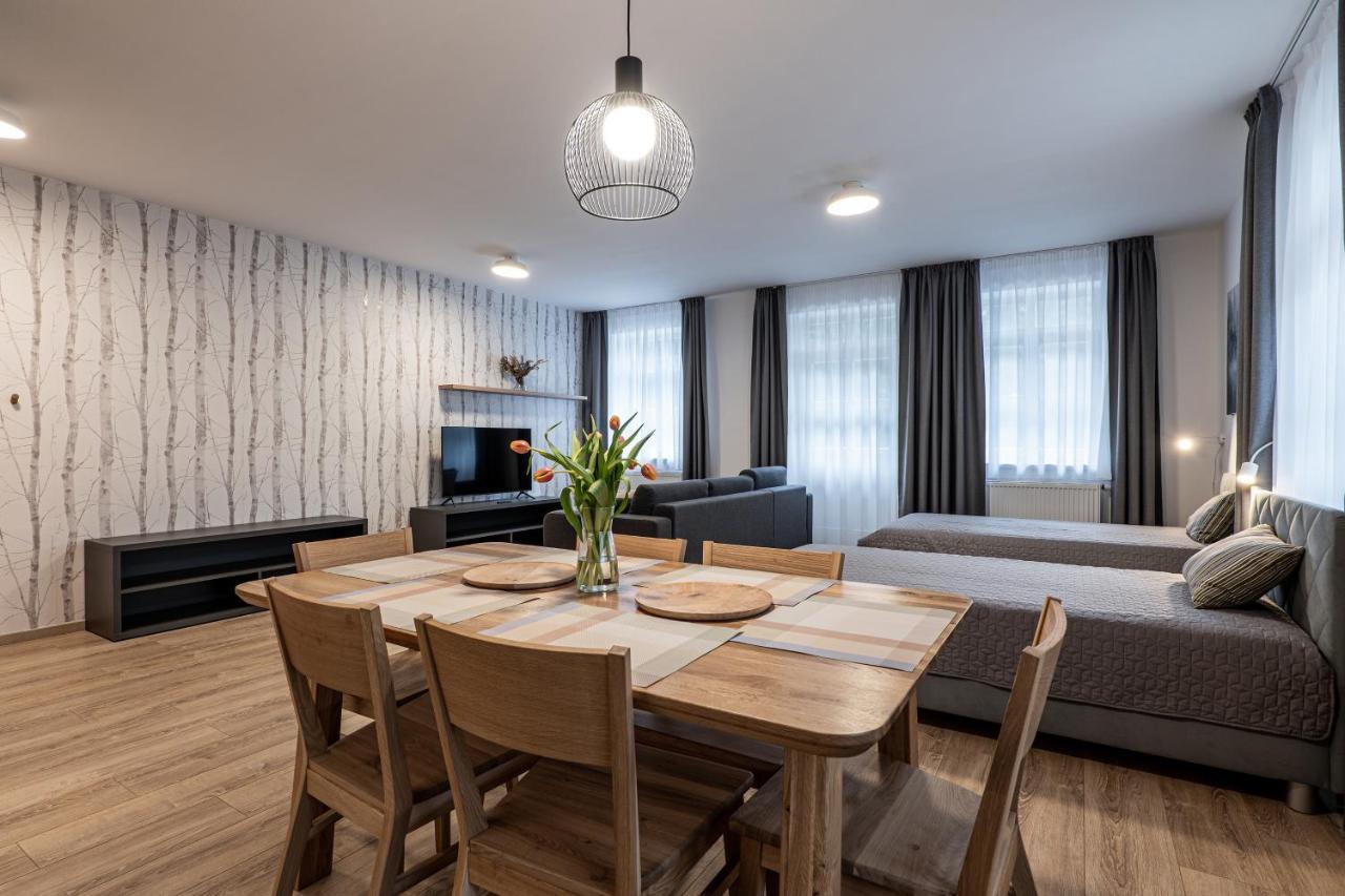 Hubertus Karlova Studanka Aparthotel Bagian luar foto