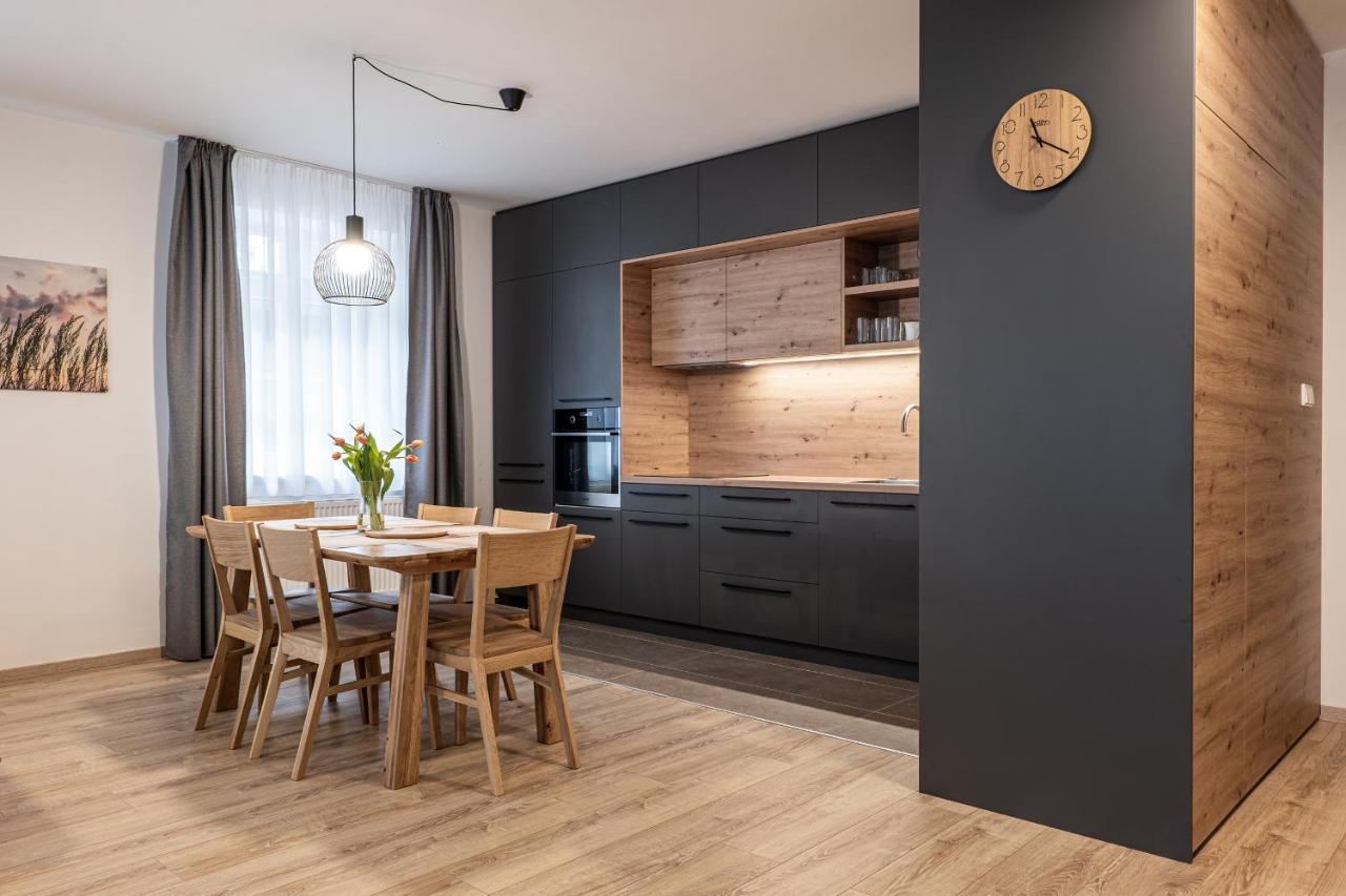 Hubertus Karlova Studanka Aparthotel Bagian luar foto